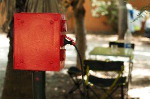 How to keep outdoor plugs dry outside